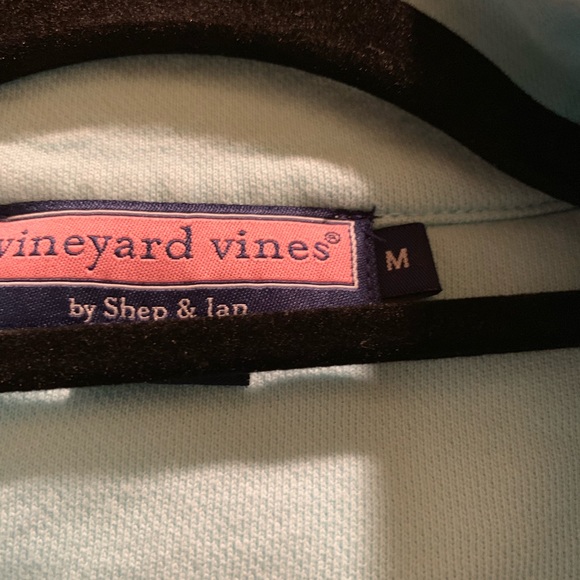 Vineyard Vines - Women’s Shep Shirt. Size M - Picture 3 of 4